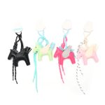 LLAVERO BAG CHARM PERRITO SALCHICHA AX-1382-01 JAÑ