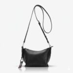 BANDOLERA LACROZE NEGRA C/LLAVERO 23x21x12CM ART 43345 DAO